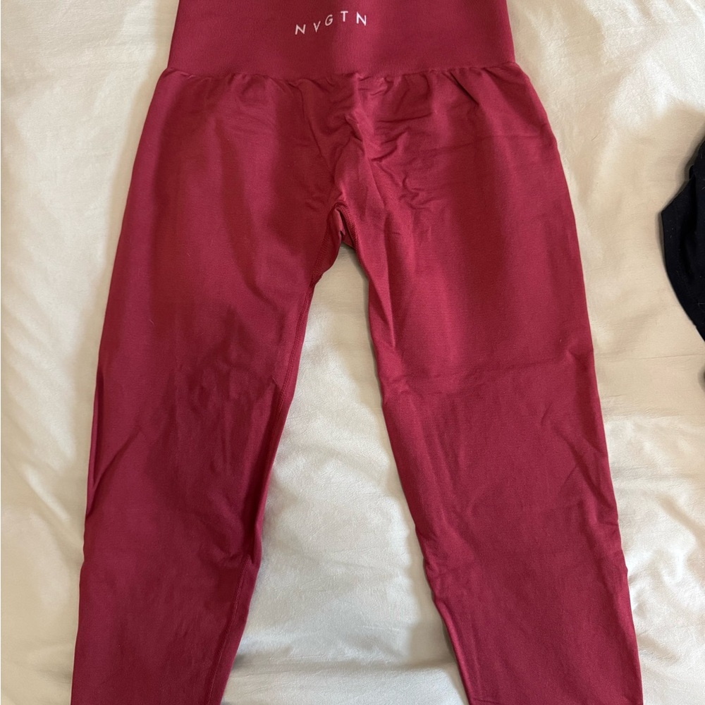 NVGTN Red Seamless Leggings